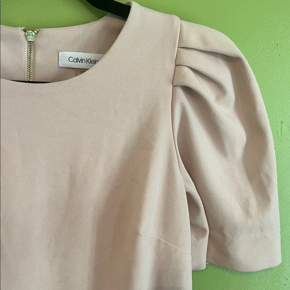 Calvin Klein puff sleeve sheath dress in blush pink - Picture 2 of 5